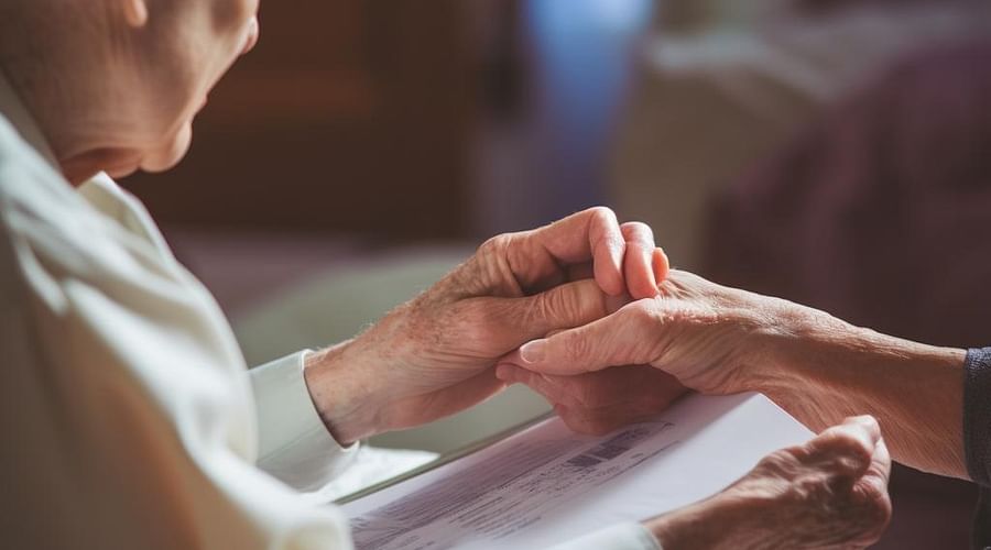 Recognizing the 10 Signs Death is Near in Dementia Patients: A Guide for Caregivers